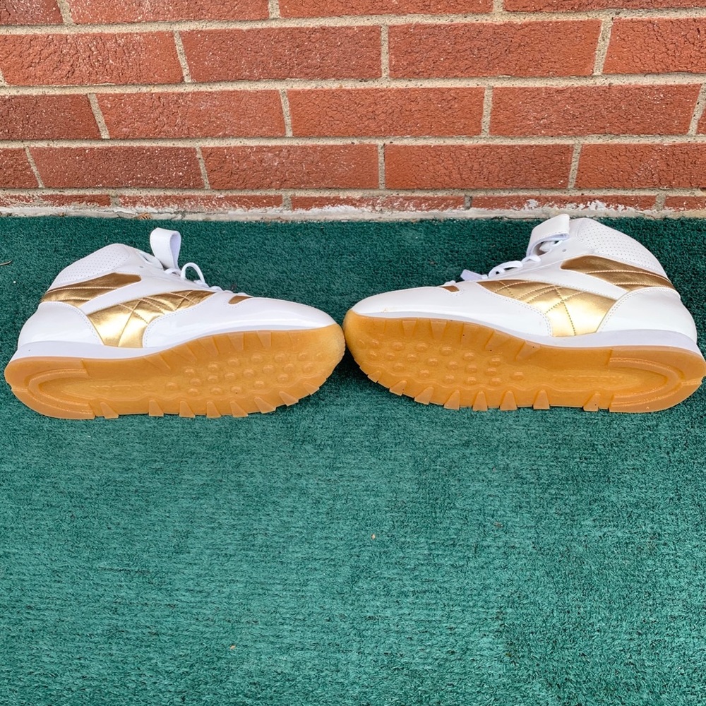 REEBOK Men’s GOLD Foil Edition Metallic Fit Sneakers - Picture 11 of 13